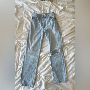 Abercrombie & Fitch 90’s High Rise Jeans ripped